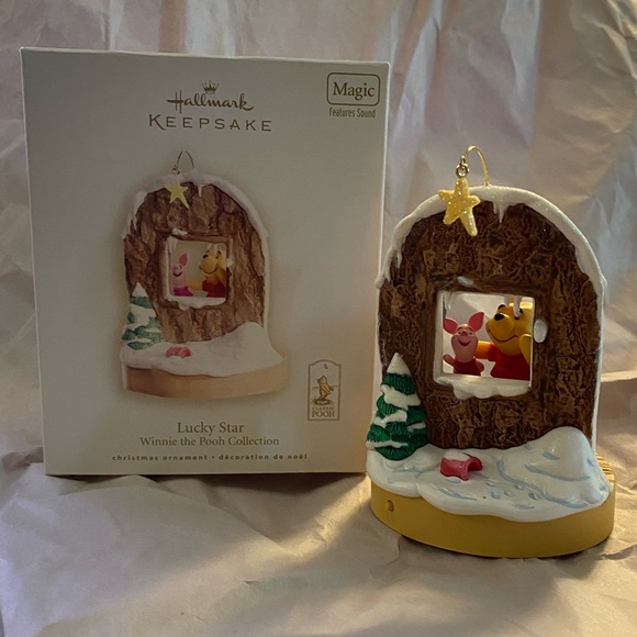 Hallmark Ornament - Lucky Star Winnie the Pooh Collection - Picture 1 of 5